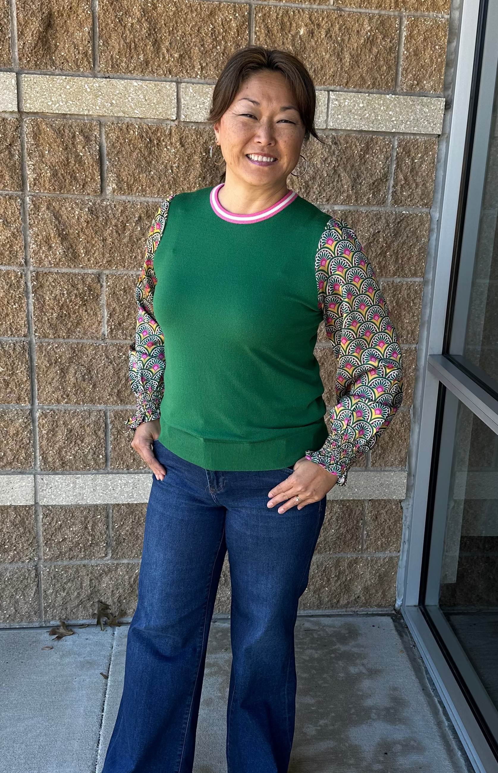 Green Sweater with contrast sleeves