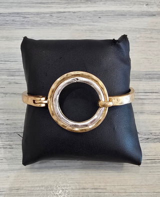 All That Glitz Jewelry - Bracelets Hammered Circle Bracelet w/Two Tone Design 6/26