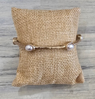 All That Glitz Jewelry - Bracelets Matte Gold Hammered Pearl Bangle Bracelet