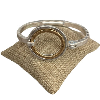All That Glitz Jewelry - Bracelets Matte Silver Hammered Circle Bracelet w/Two Tone Design