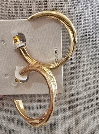 All That Glitz Jewelry - Earrings Hammered Gold Hoop Earrings