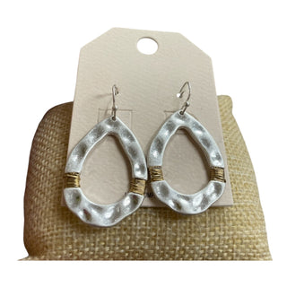 All That Glitz Jewelry - Earrings Hammered Two Toned Oval Post Earrings