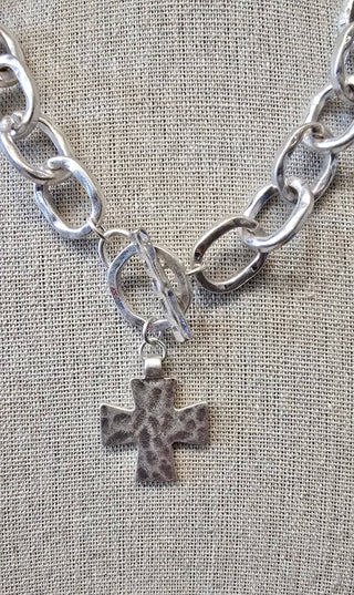 All That Glitz Jewelry - Necklaces Hammered Silver Link Necklace w/Cross Toggle