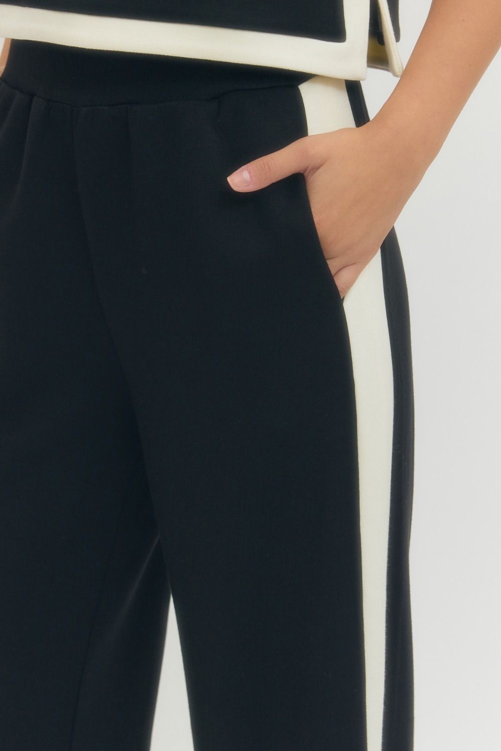 Knit Pant w/Contrast Trim On Side & Hem