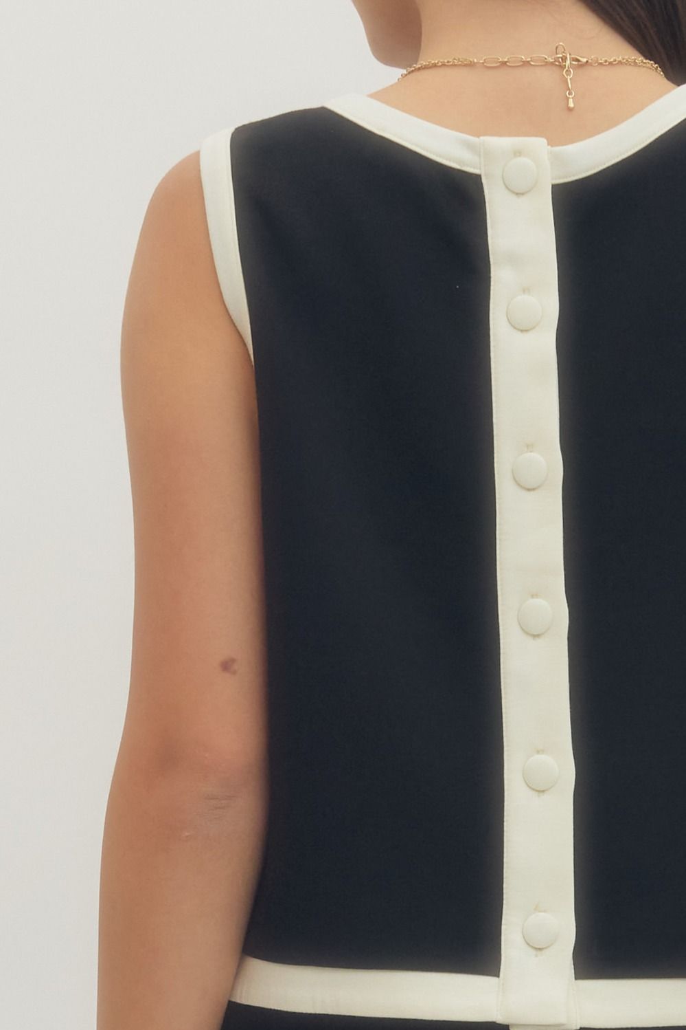 Sleeveless Knit Top w/Contrast Trim