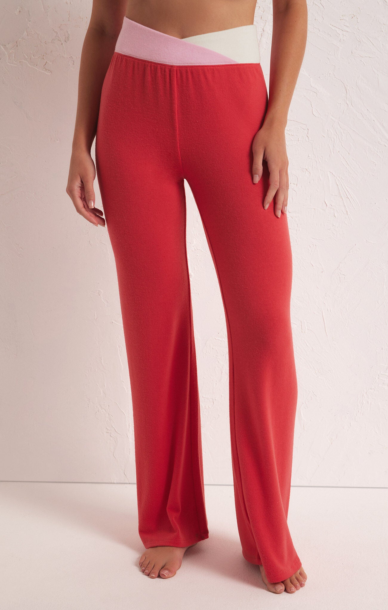 Cross Over The Flare Pant Candy Red