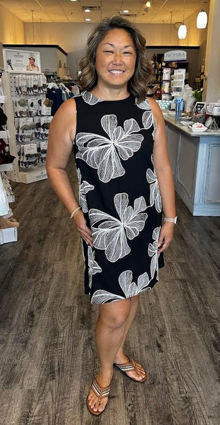 THML Dresses Xsm Sleeveless Floral Embroidery Detail Dress Black