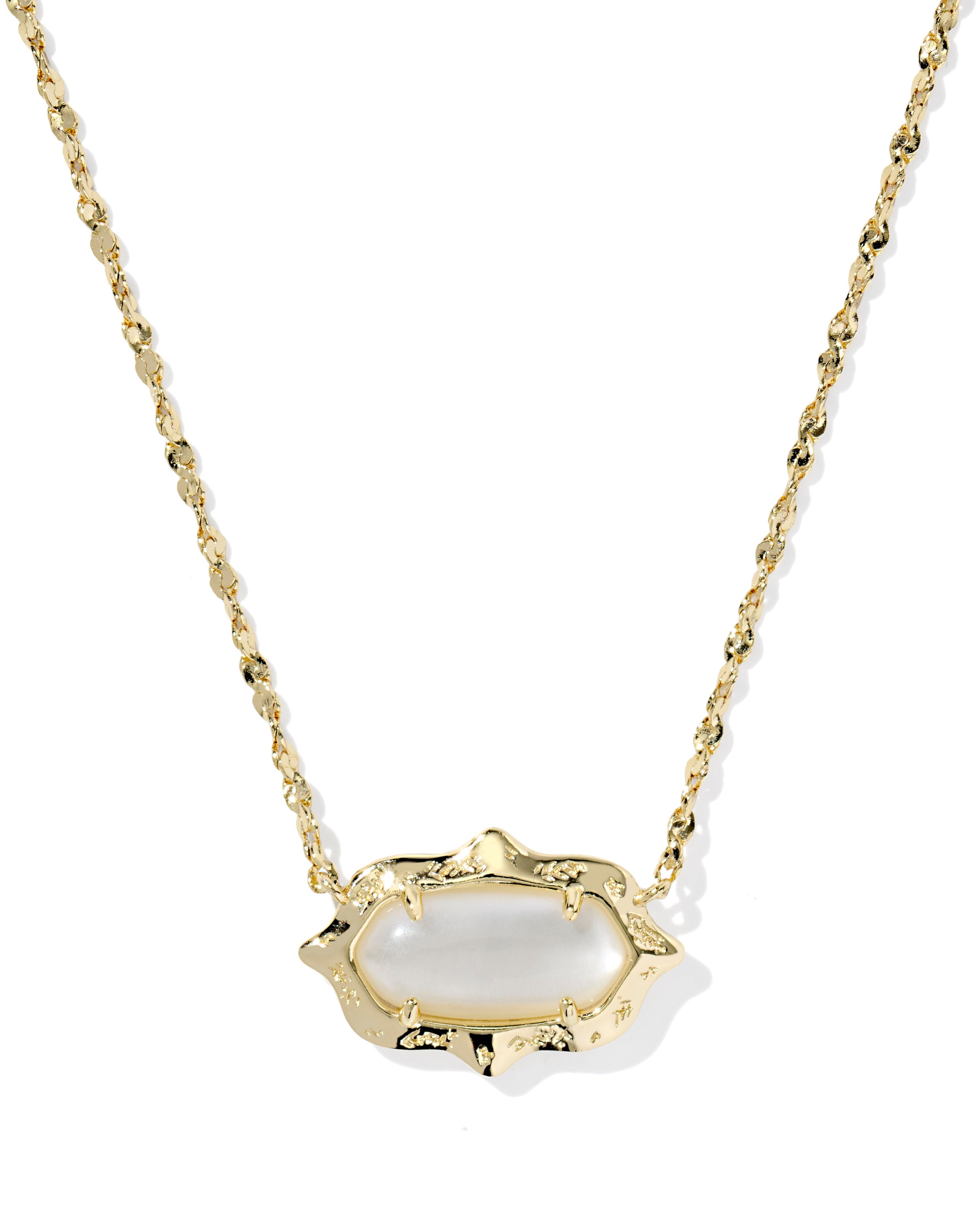 Elisa Gold Scallop Frame Short Pendant Necklace Natural MOP